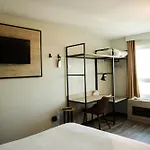 Hotel Ibis Ferrand A71 A75 La Méridienne 3*