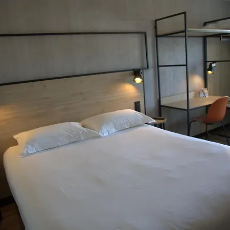 Ibis Ferrand Sud Herbet Hotel