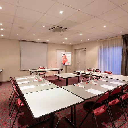 ホテル イビス クレルモン フェラン シュッド エルベ 3*