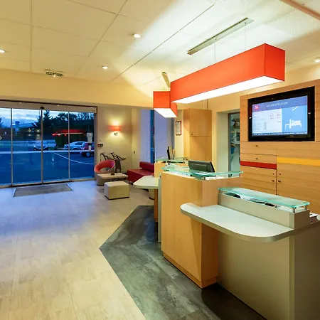 ホテル イビス クレルモン フェラン シュッド エルベ