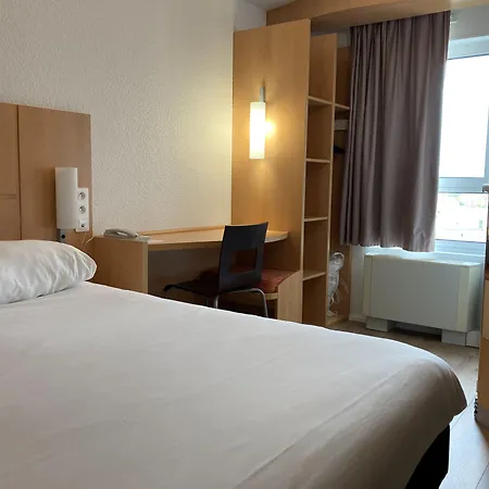 Ibis Ferrand A71 A75 La Meridienne 호텔
