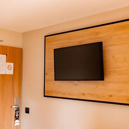 Hotel Ibis Ferrand A71 A75 La Méridienne