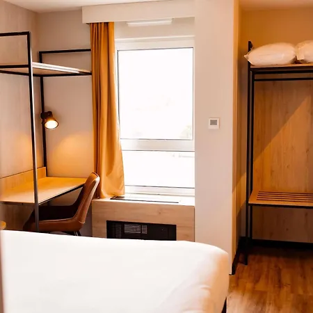 Hotel Ibis Ferrand A71 A75 La Méridienne 3*