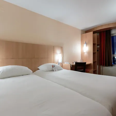 ホテル イビス クレルモン フェラン シュッド エルベ 3*