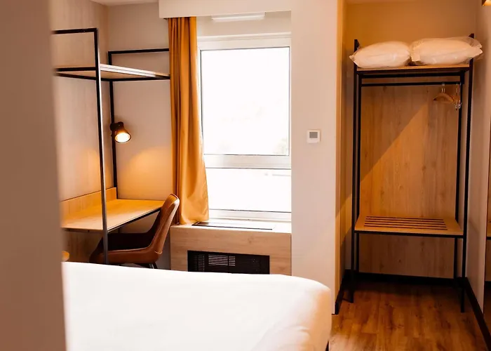 Hotel Ibis Ferrand A71 A75 La Méridienne 3*