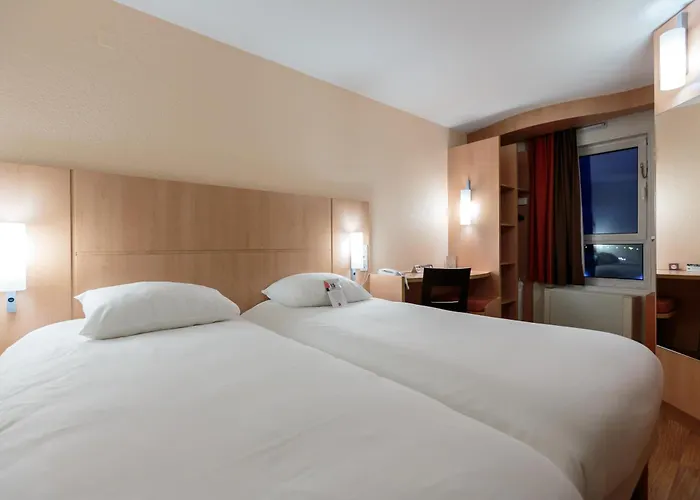 Hotel Ibis Ferrand A71 A75 La Méridienne 3*